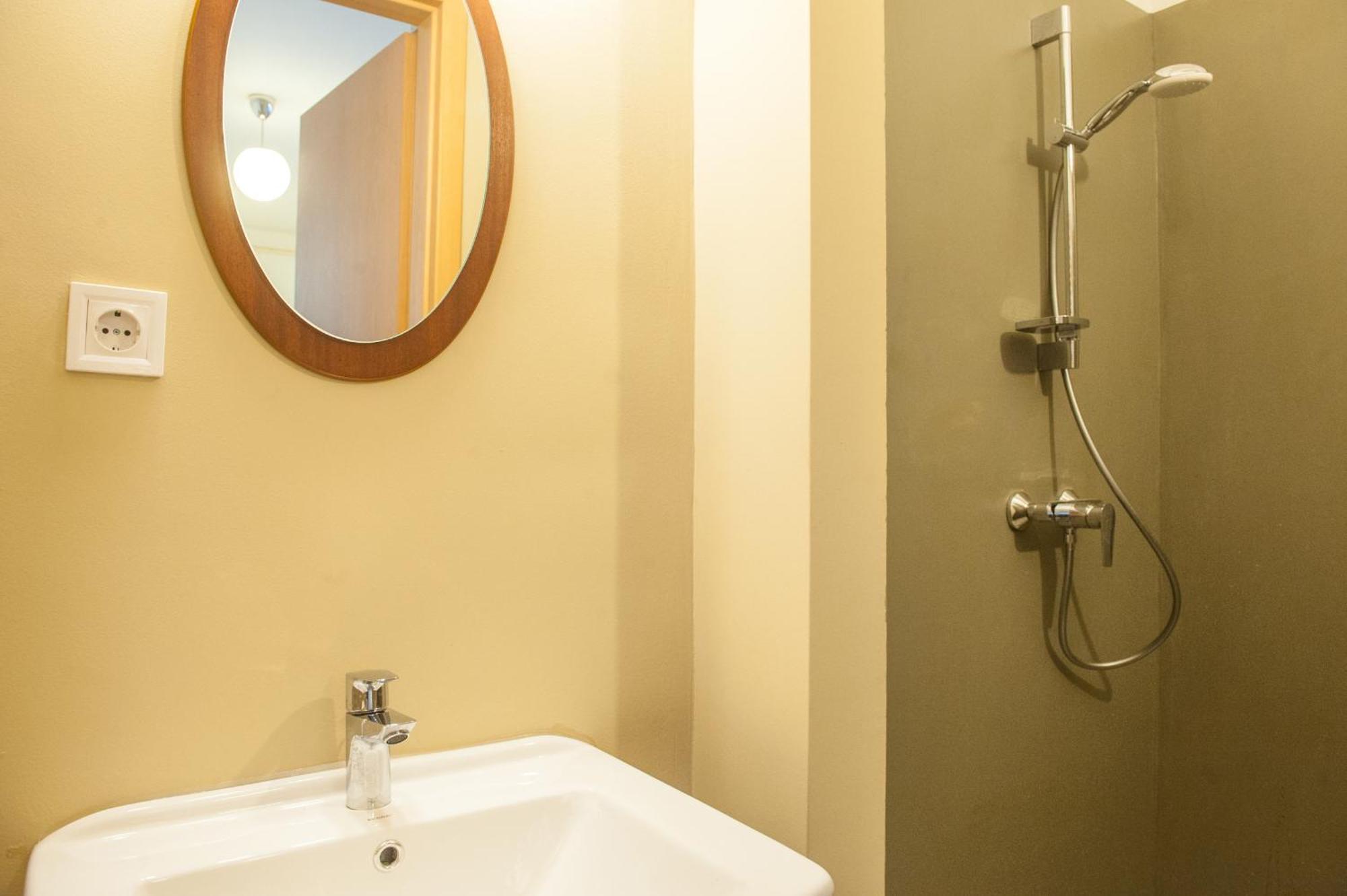 Spacious 2 Story Loft W Balcony Near Opera, Andrassy ブダペスト エクステリア 写真