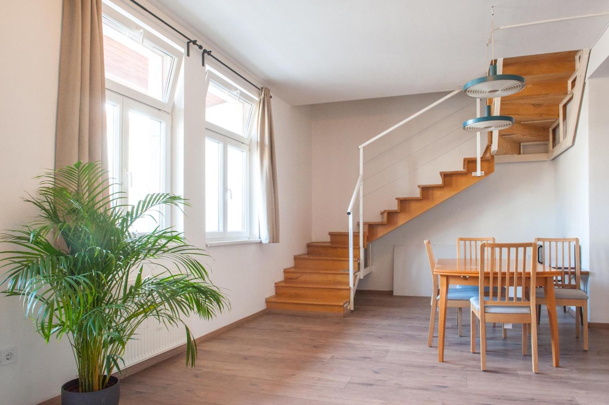 Spacious 2 Story Loft W Balcony Near Opera, Andrassy ブダペスト エクステリア 写真