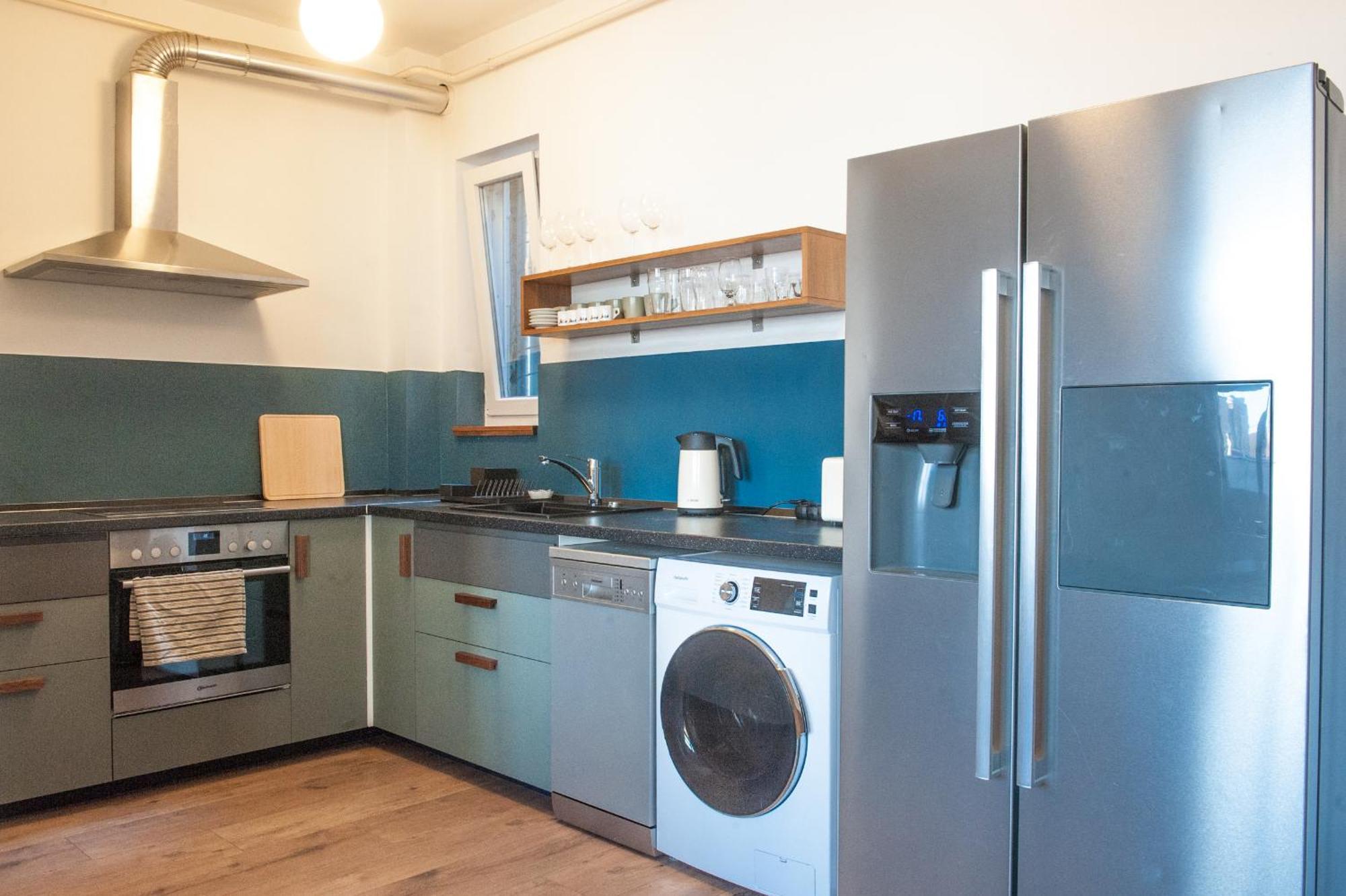 Spacious 2 Story Loft W Balcony Near Opera, Andrassy ブダペスト エクステリア 写真